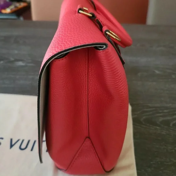 LOUIS VUITTON BAG - Picture 5 of 7